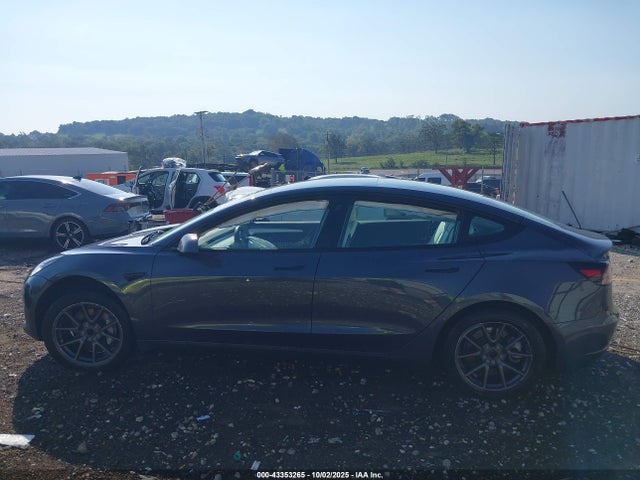 Продаж на аукціоні авто 2023 Tesla Model 3 Rear-wheel Drive, vin: 5YJ3E1EA7PF606882, номер лоту: 43353265