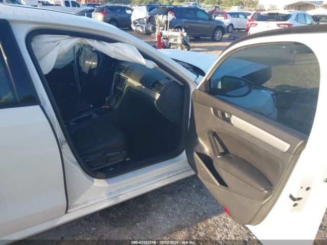 2019 VOLKSWAGEN PASSAT 1VWLA7A38KC001441 Photo 4