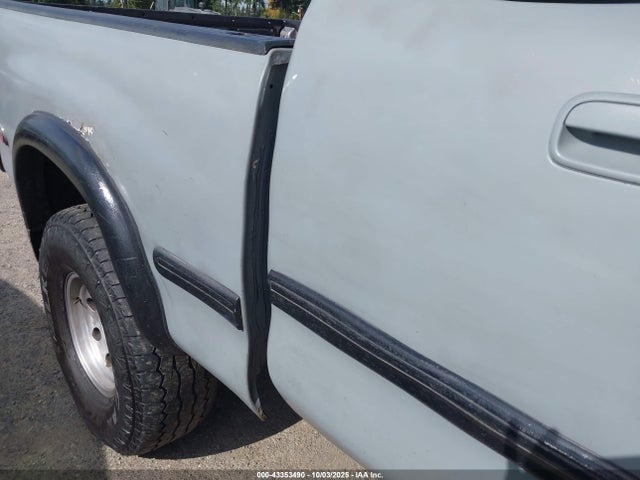 Aukcja sprzedaży 2001 Toyota Tundra Ltd V8, vin: 5TBBT48111S151084, numer aukcji: 43353490