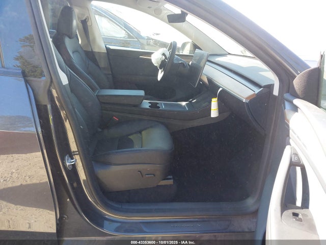 2025 TESLA MODEL Y 7SAYGDEE0SA358164 Photo 4