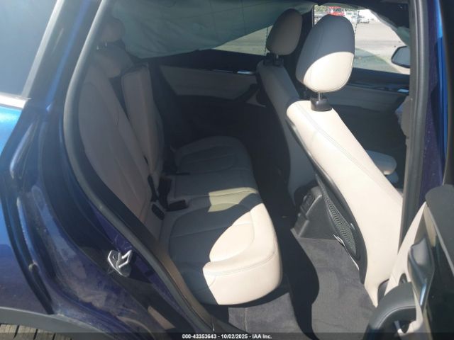 2016 BMW X1 WBXHT3C33GP888698 Photo 7