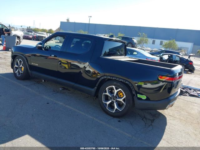 2022 RIVIAN R1T 7FCTGAAA8NN006610 Photo 2