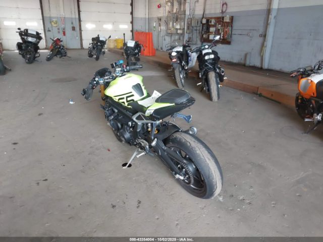 2024 TRIUMPH MOTORCYCLE STREET TRIPLE SMTA624K9RTBJ5819 Photo 2