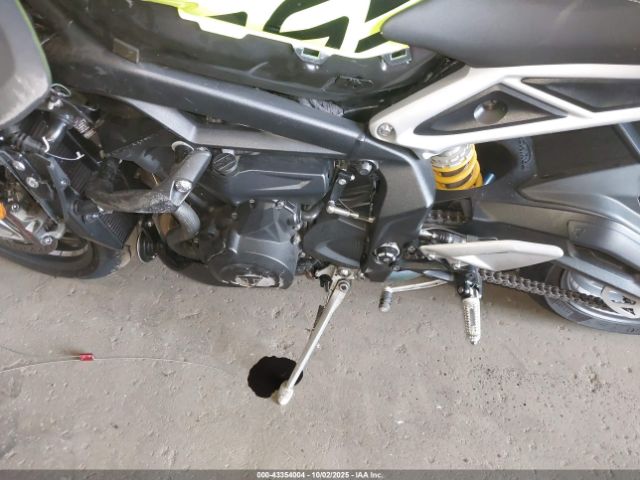 2024 TRIUMPH MOTORCYCLE STREET TRIPLE SMTA624K9RTBJ5819 Photo 8