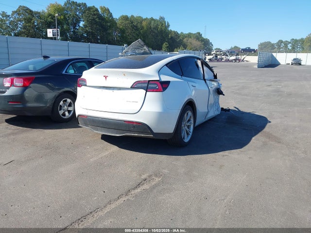 2020 TESLA MODEL Y 5YJYGDEE9LF039492 Photo 3