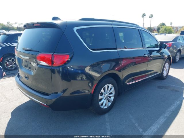 2017 CHRYSLER PACIFICA 2C4RC1BG2HR505800 Photo 3