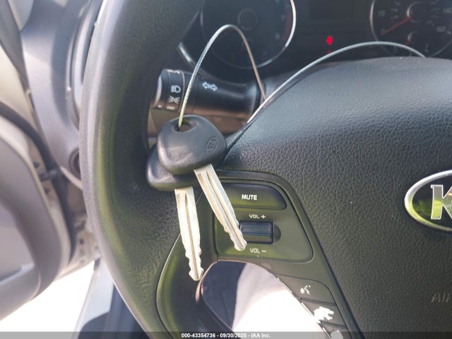 KIA dohc mpi nu 2015 KNAFK4A68F5257057 Image 11
