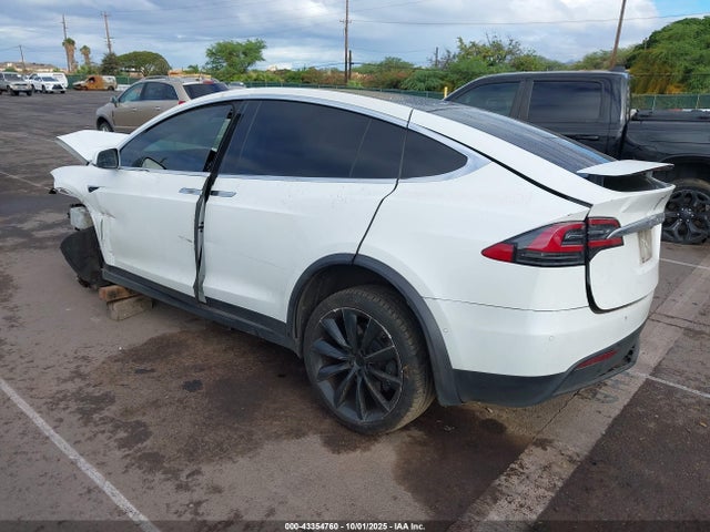2017 TESLA MODEL X 5YJXCAE20HF065921 Photo 2
