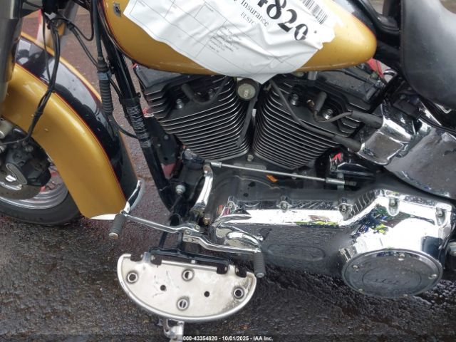 2017 HARLEY-DAVIDSON FLSTC 1HD1BWV10HB044078 Photo 8