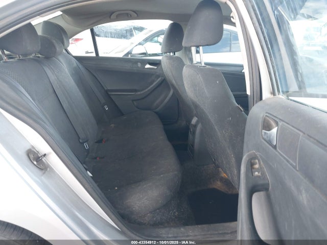 3VW2K7AJXEM320737 Volkswagen 2014