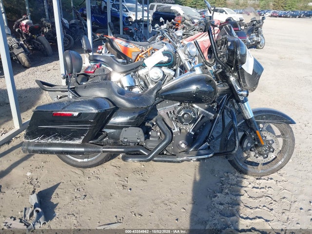1HD1KRM10GB686110 Harley-Davidson 2016