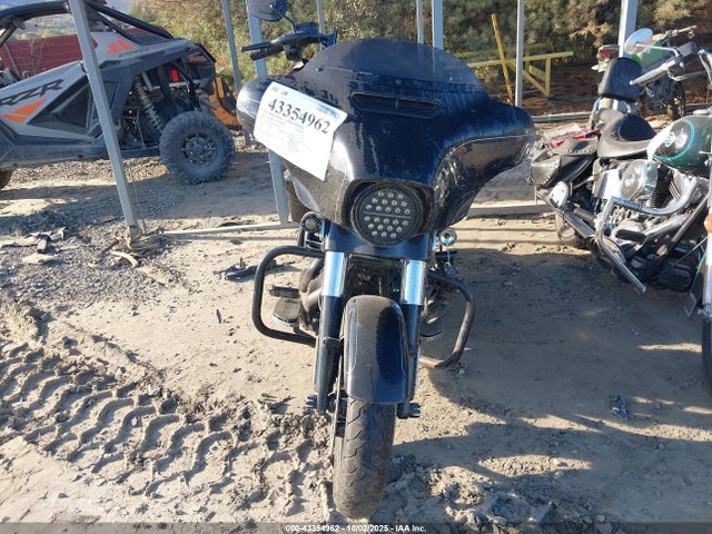 1HD1KRM10GB686110 Harley-Davidson 2016