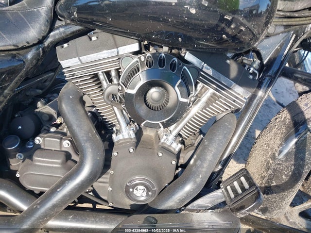 1HD1KRM10GB686110 Harley-Davidson 2016