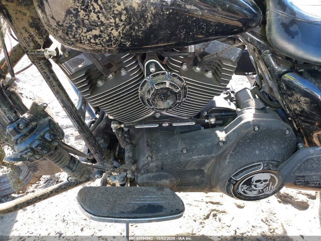 1HD1KRM10GB686110 Harley-Davidson 2016