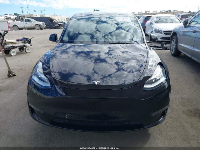 2023 Tesla Model Y Awd/long Range Dual Motor All-wheel Drive მანქანა იყიდება აუქციონზე, vin: 7SAYGDEE5PA094933, აუქციონის ნომერი: 43354977