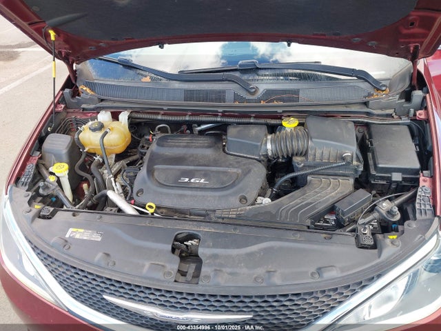2C4RC1GG8HR683798 Chrysler 2017
