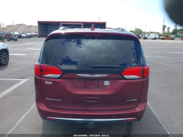 2C4RC1GG8HR683798 Chrysler 2017