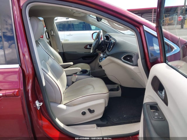 Chrysler 2017 2017 2C4RC1GG8HR683798 Image 5