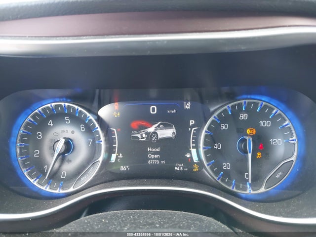 Chrysler 2017 2017 2C4RC1GG8HR683798 Image 7
