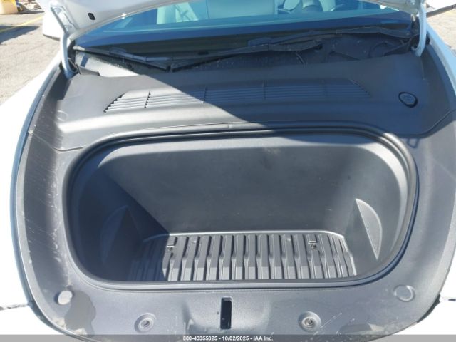 2023 TESLA MODEL Y 7SAYGAEE0PF806900 Photo 9