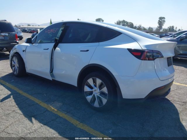 2023 TESLA MODEL Y 7SAYGAEE0PF806900 Photo 2