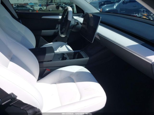 2023 TESLA MODEL Y 7SAYGAEE0PF806900 Photo 4