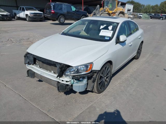2016 VOLVO S60 YV126MFK9G2412885 Photo 1