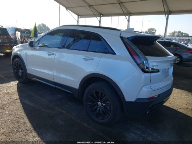 2019 CADILLAC XT4 1GYFZER49KF111837 Photo 2