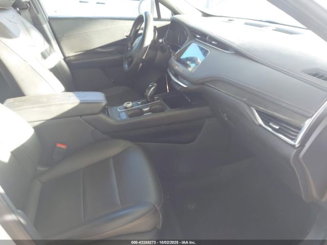 2019 CADILLAC XT4 1GYFZER49KF111837 Photo 4