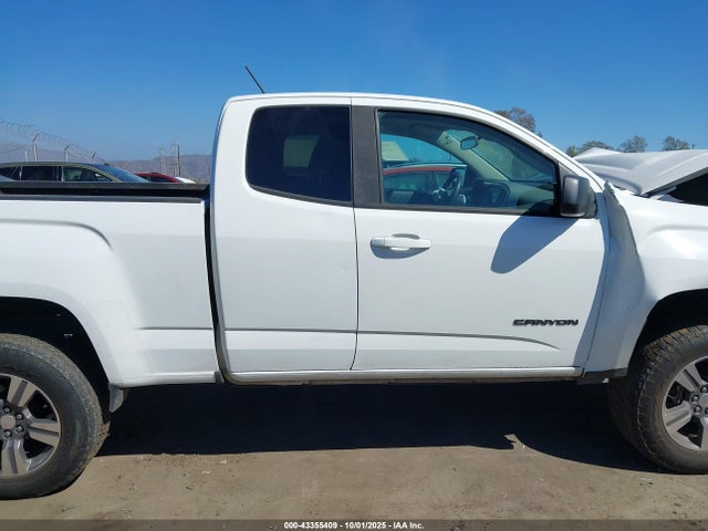 GMC lgz - direct injection, variable valve timing, alum, var2, gen 2 2018 1GTH5BEN4J1105625 Image 12