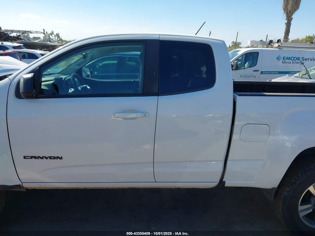GMC lgz - direct injection, variable valve timing, alum, var2, gen 2 2018 1GTH5BEN4J1105625 Image 13
