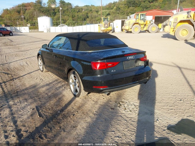 2015 AUDI A3 WAU7FLFF0F1076361 Photo 2