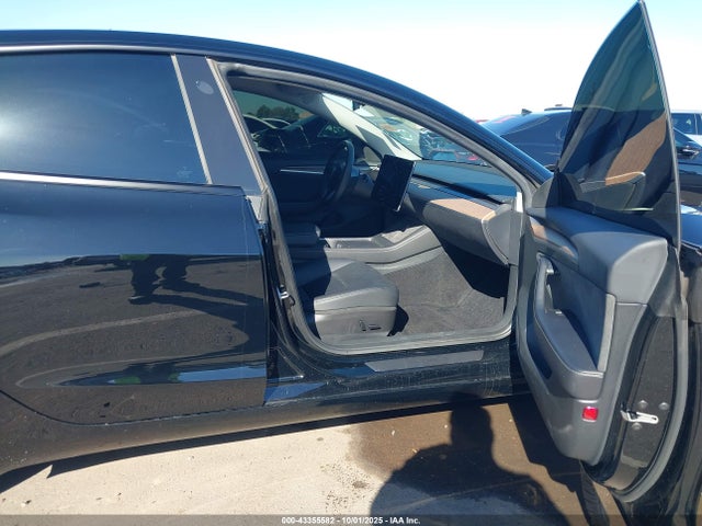 2023 TESLA MODEL 3 5YJ3E1EC1PF541643 Photo 4