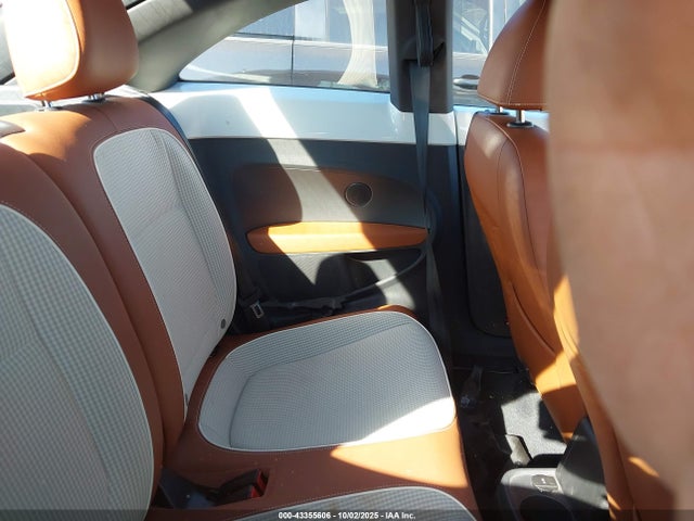 Продаж на аукціоні авто 2016 Volkswagen Beetle 1.8t Classic, vin: 3VWF17AT8GM637053, номер лоту: 43355606