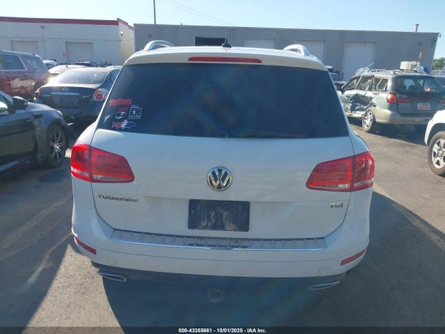 2014 Volkswagen Touareg Tdi Lux მანქანა იყიდება აუქციონზე, vin: WVGEP9BPXED012958, აუქციონის ნომერი: 43355661