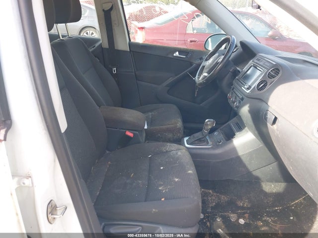 43355678 :رقم المزاد ، WVGBV7AX0HK054599 vin ، 2017 Volkswagen Tiguan S/limited مزاد بيع