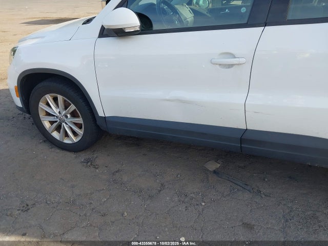 43355678 :رقم المزاد ، WVGBV7AX0HK054599 vin ، 2017 Volkswagen Tiguan S/limited مزاد بيع