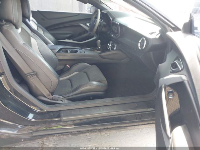 2018 CHEVROLET CAMARO 1G1FE1R79J0174791 Photo 4