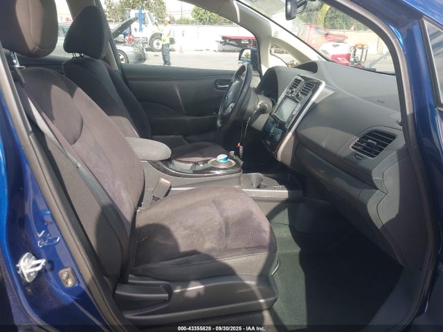 Nissan 2016 2016 1N4BZ0CP1GC302967 Image 5