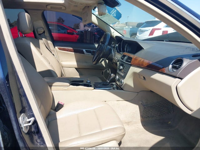 WDDGF4HB0ER306716 Mercedes-Benz C-Class