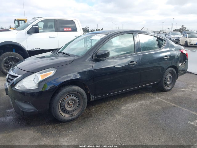 Nissan 2017 2017 3N1CN7APXHL857530 Image 2