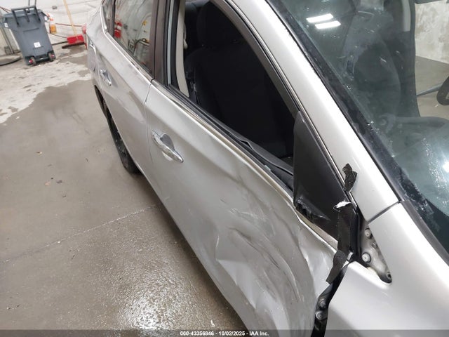Nissan 2014 2014 3N1AB7AP7EY205026 Image 6
