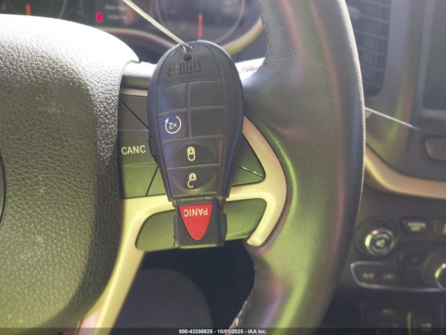 Jeep Cherokee 2016 1C4PJMCS0GW164274 Image 11