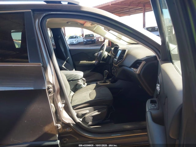 Jeep Cherokee 2016 1C4PJMCS0GW164274 Image 5