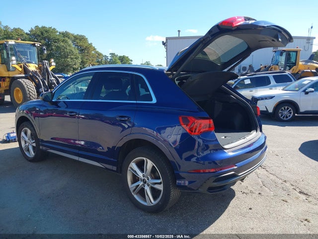 2021 AUDI Q3 WA1EECF30M1059750 Photo 2