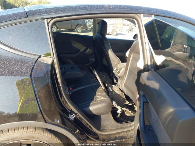 2021 TESLA MODEL Y 5YJYGDEE6MF204643 Photo 7