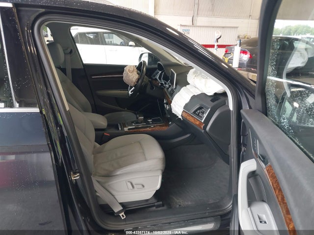 2018 AUDI Q5 WA1BNAFY1J2060575 Photo 4