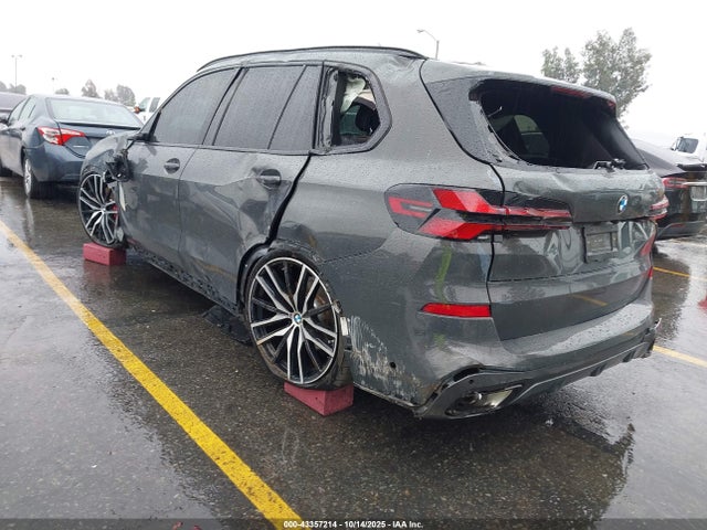 2025 BMW X5 5UX23EU09S9W23783 Photo 2