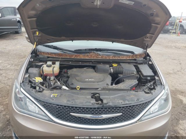 2017 CHRYSLER PACIFICA 2C4RC1BG2HR565544 Photo 9