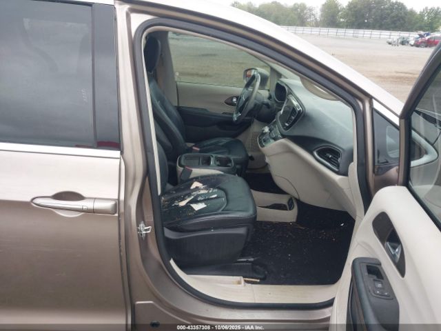 2017 CHRYSLER PACIFICA 2C4RC1BG2HR565544 Photo 4